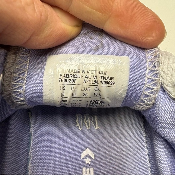 3/$30 Converse Girls Toddler 10 Lavender Light Purple All Stars Chucks Classic - Picture 7 of 9